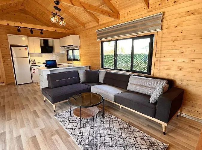 Karya Tree House Holiday home