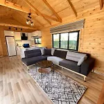 Karya Tree House 別荘